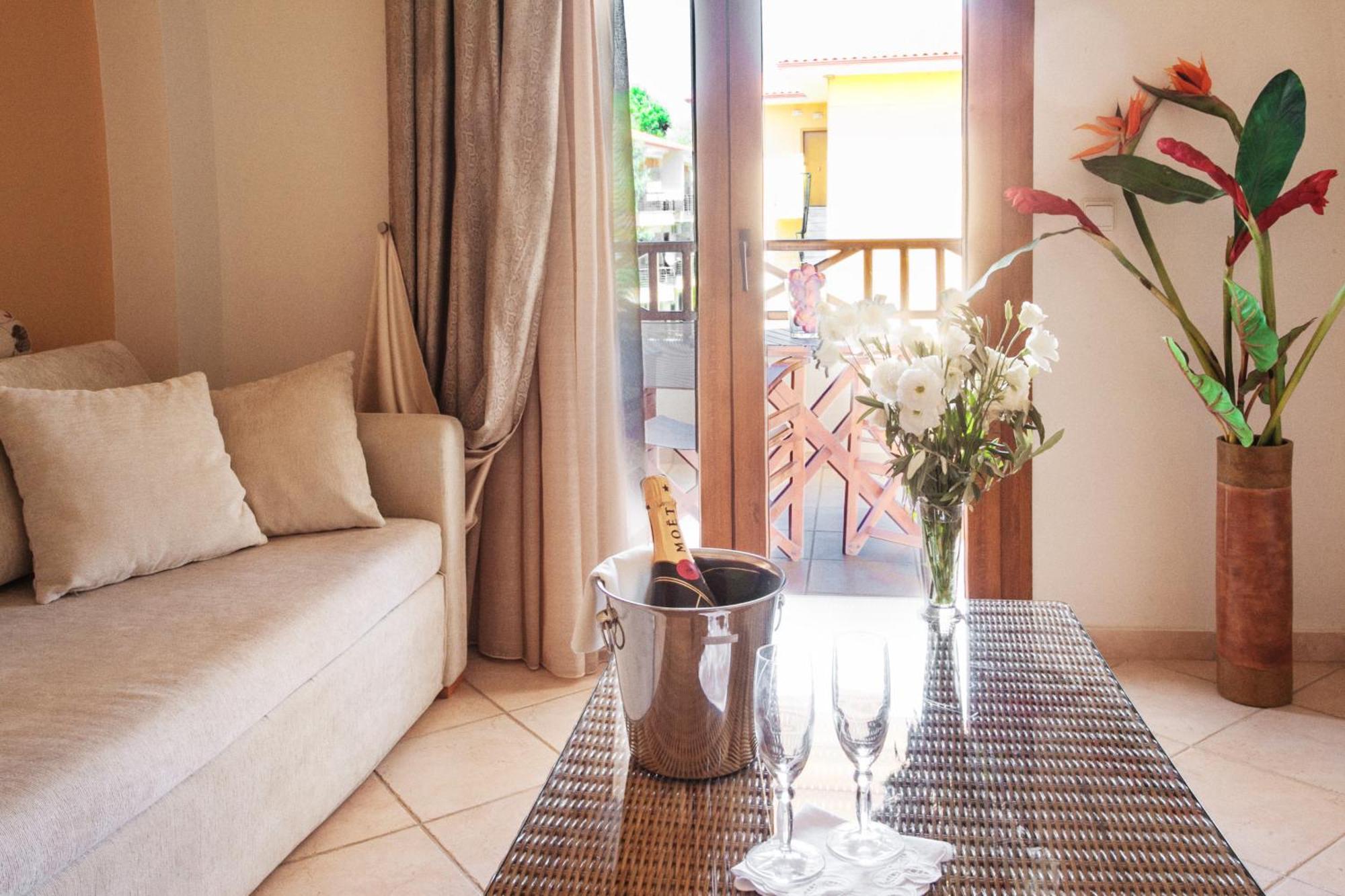 Hotel Paralio Posidi Eksteriør bilde
